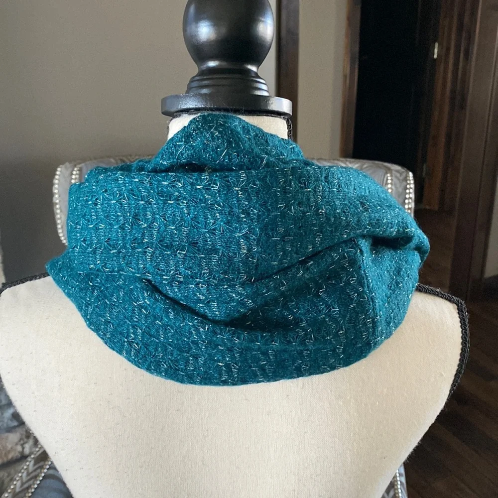 Infinity Scarf - Picture 7 of 9